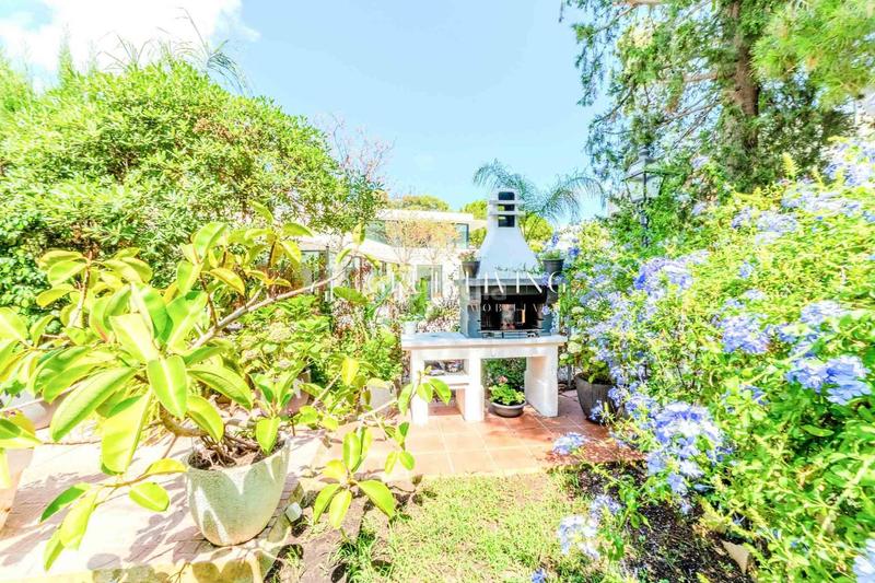 Foto fcf09346-967b-45d3-99a4-e1891d948a81. Piso planta baja con jardín en la zona del vinyet en Sitges