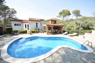 Casa en Olivella. Exclusiva casa con encanto, privacidad y piscina en mas mestre