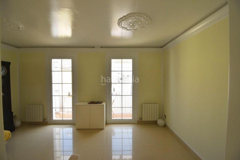 Foto 574a60eb-4736-443c-8ef6-95e9a655ade1. Piso  con encanto y mucha luz en finca señorial del 1927 en Sitges