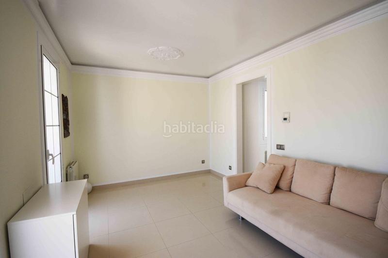 Foto 93462384-9ce2-47e9-90c9-d33c63aa6b0f. Piso  con encanto y mucha luz en finca señorial del 1927 en Sitges