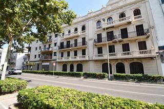Etagenwohnung in Centre. Piso con encanto y mucha luz en finca señorial del 1927