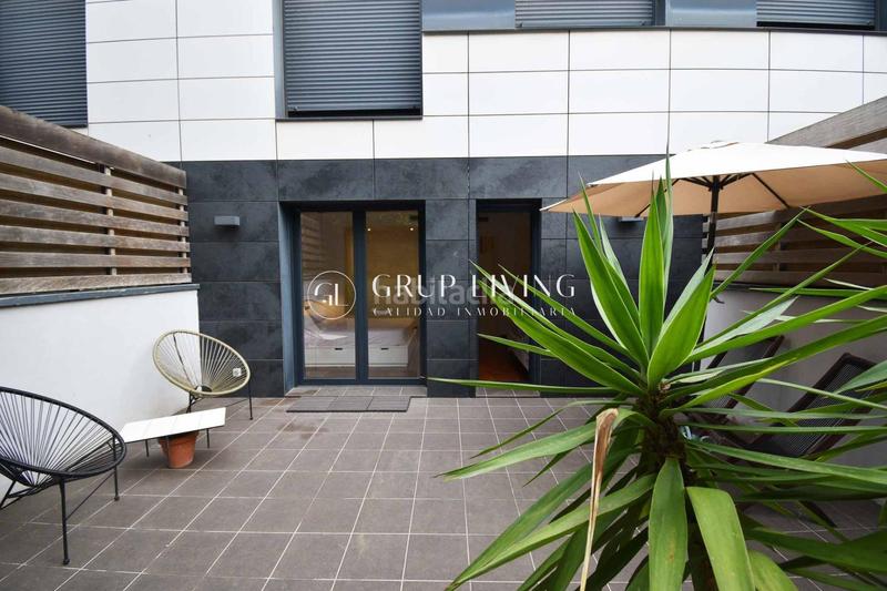 Foto b8106200-d6e7-4efe-b9ad-691e33a8526b. Alquiler piso planta baja con jardín y piscina comunitaria, alquiler temporal en Sitges