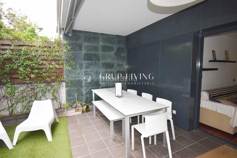 Foto f35f5fa1-7c72-49bb-94a7-317e96c0b7c3. Alquiler piso planta baja con jardín y piscina comunitaria, alquiler temporal en Sitges