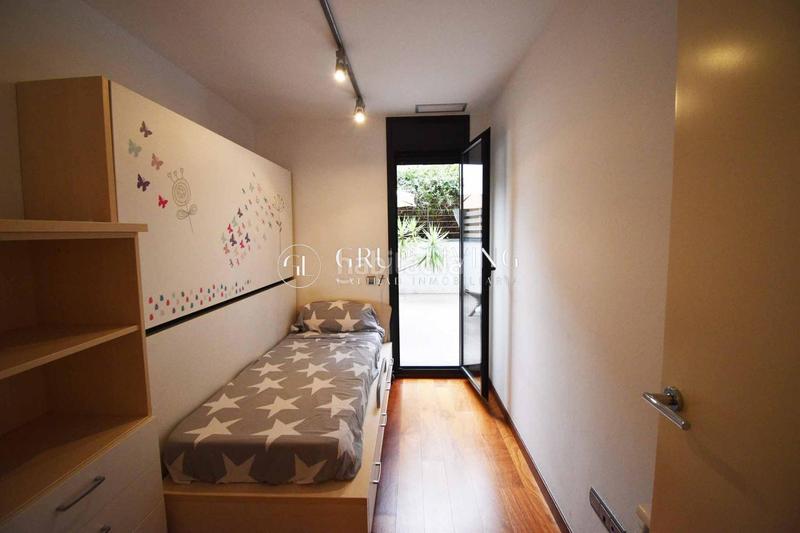 Foto 231a52f2-2876-4bf2-8ef1-5c05d16d2682. Rent flat with heating parking pool in La Plana Sitges