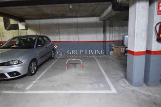 Alquiler Parking coche en La Plana. Plaza de parking en la plana