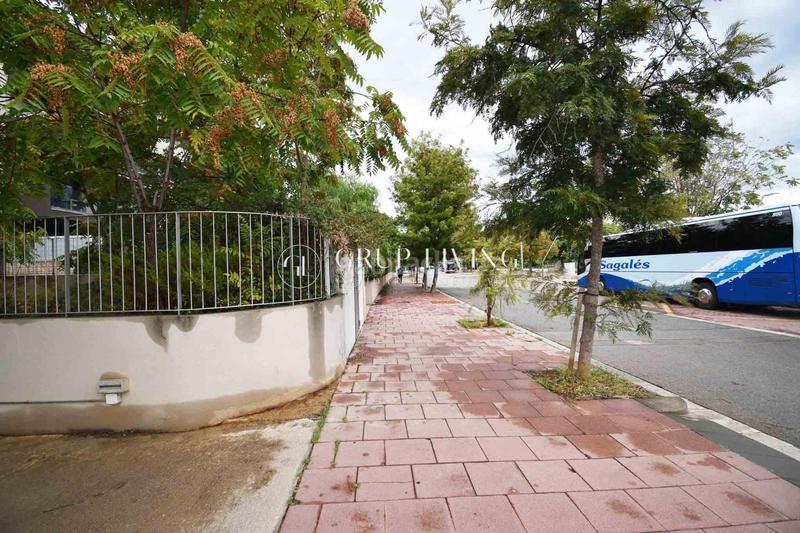 Foto f7715e0e-752c-4355-8568-68be71f94f8b. Location parking voiture dans La Plana Sitges