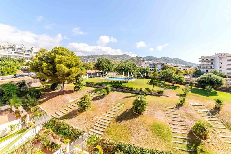 Foto 5d924bd7-81b6-480e-a0df-3af717b46004. Piso ático dúplex con espectaculares vistas al mar y en Sitges