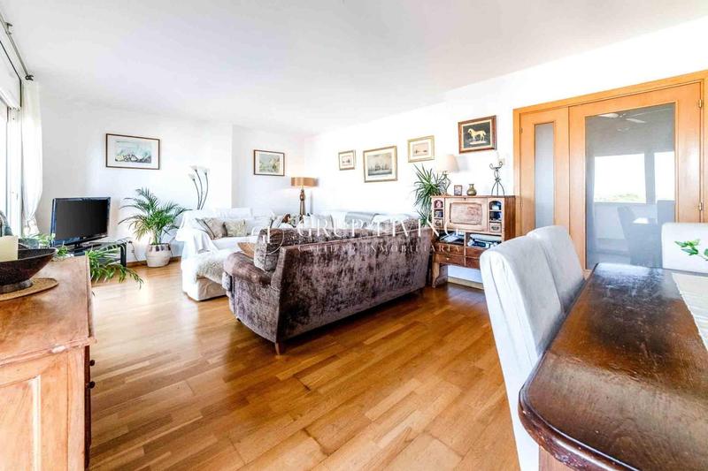 Foto 9e5a6fab-bc88-41cf-aa52-7492796021a0. Piso ático dúplex con espectaculares vistas al mar y en Sitges