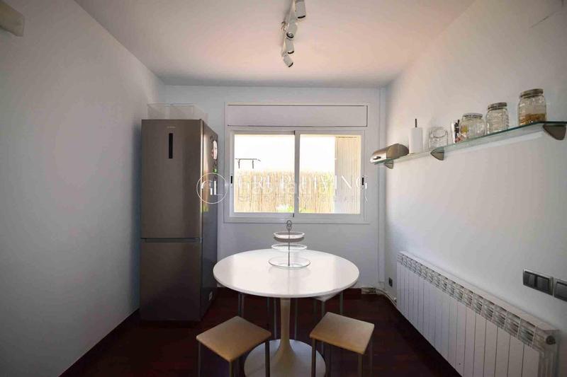 Foto 4c784990-546b-4ef6-b986-0826d31933c4. Alquiler casa  unifamiliar con piscina comunitaria y vistas al mar en Sitges