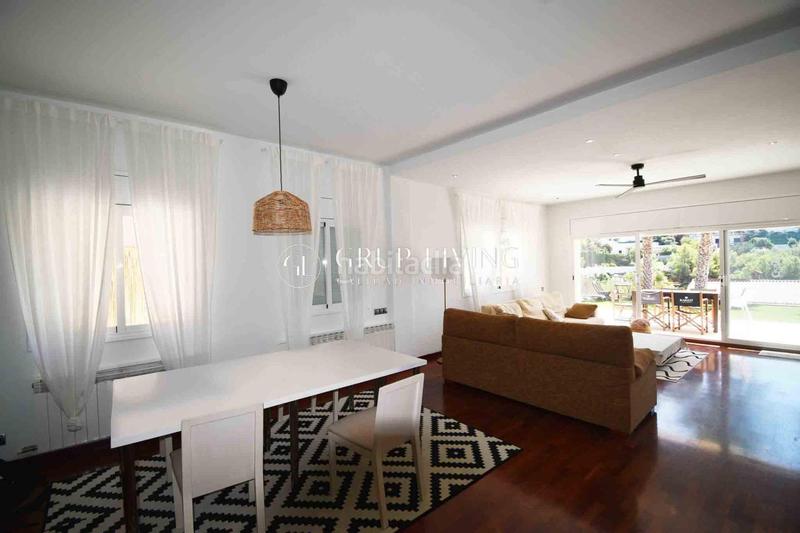 Foto 8d8bf1ec-a03c-444c-ae8d-c16aae1cfbaa. Alquiler casa  unifamiliar con piscina comunitaria y vistas al mar en Sitges