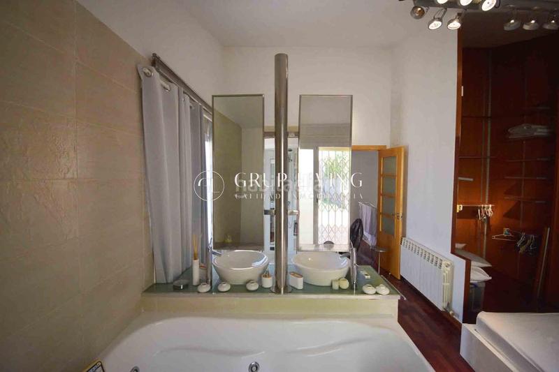 Foto 3553a402-ec67-44fe-9d7b-5eb30795ea38. Lloguer casa amb aparcament piscina a Levantina - Montgavina - Quintmar Sitges