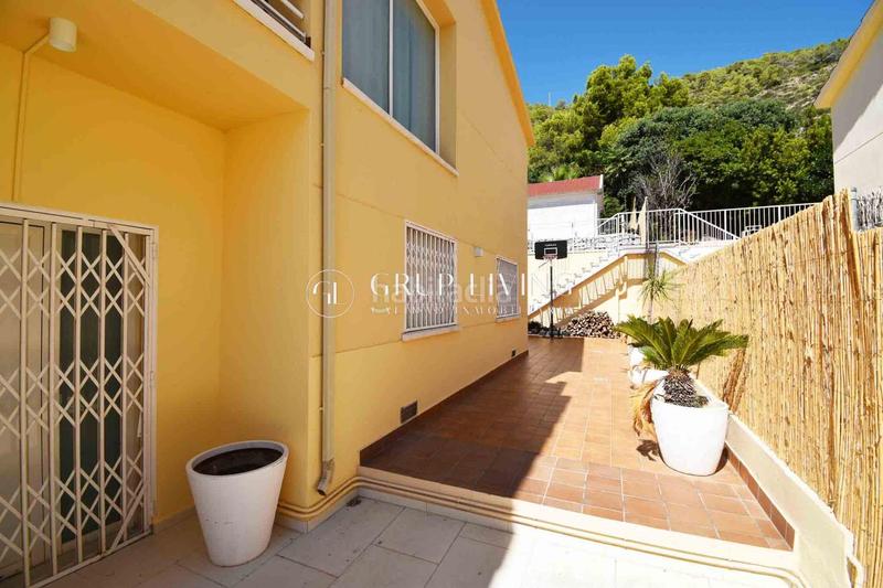 Foto 9fef7e48-a894-4df5-a9cd-083cf6c6cc38. Lloguer casa amb aparcament piscina a Levantina - Montgavina - Quintmar Sitges