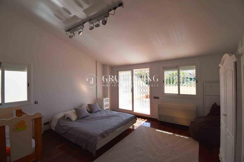 Foto d9c49254-8e8d-472e-999f-dd686dffe4ea. Lloguer casa amb aparcament piscina a Levantina - Montgavina - Quintmar Sitges