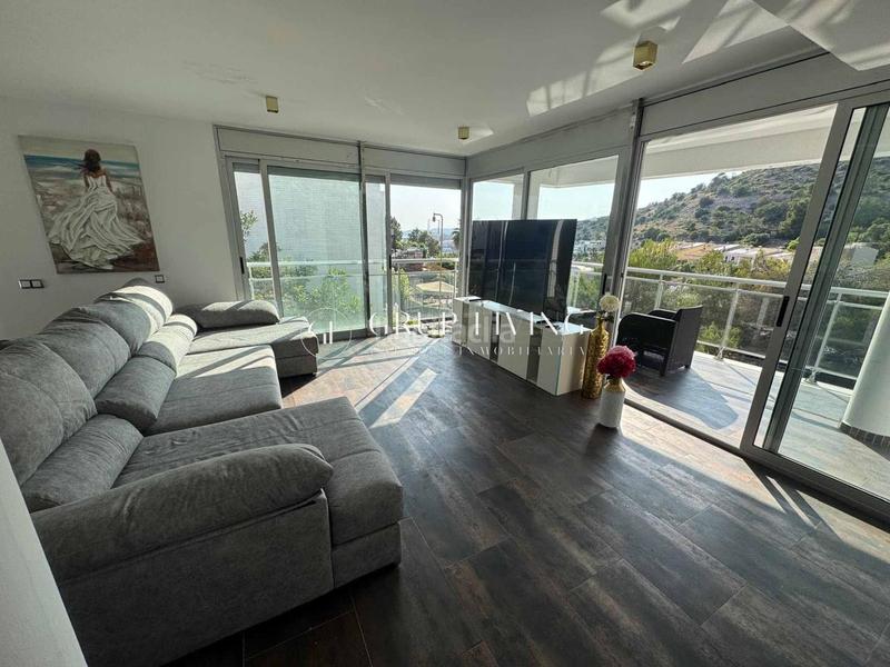 Foto bc3e70df-3c25-4f3a-a9a7-59b574f06766. Location maison avec chauffage parking piscine dans Sitges