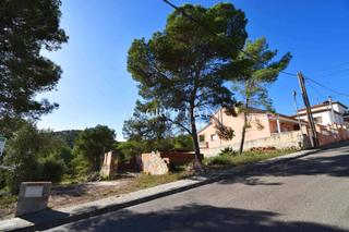 Wohngrundstück in Canyelles. Parcela muy soleada en canyelles pueblo