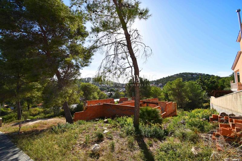 Foto 989967f8-2414-4c5b-a5b7-3be41277fefe. Terreno residenziale in Canyelles