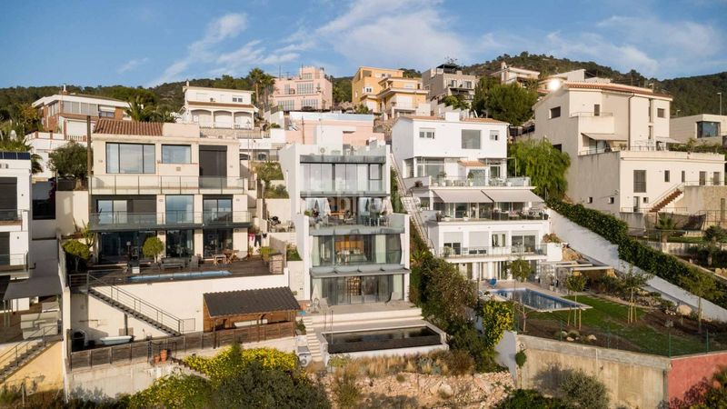 Foto 438ca286-405d-4268-b401-f171e283e896. Casa amb calefacció aparcament piscina a Levantina - Montgavina - Quintmar Sitges