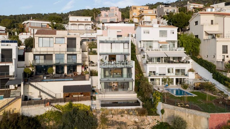 Foto a2830fbe-aedf-4335-9a25-cff063656994. Casa amb calefacció aparcament piscina a Levantina - Montgavina - Quintmar Sitges
