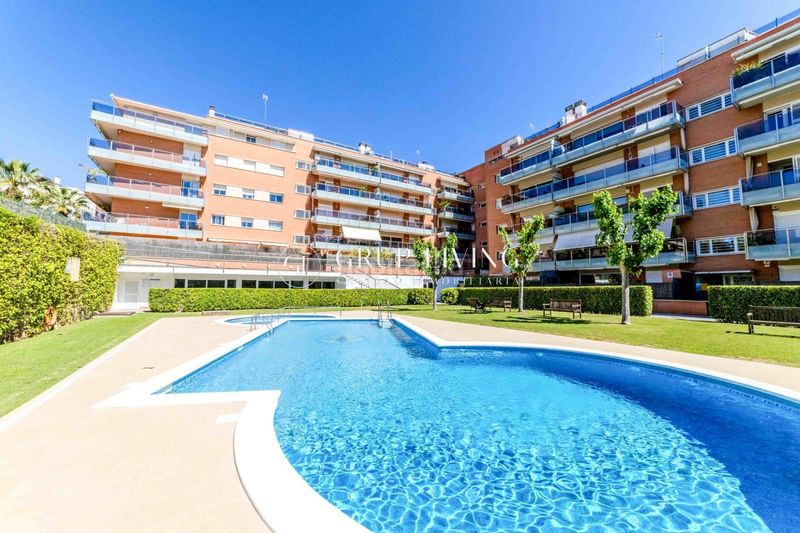 Foto 3cba8682-2237-4b74-9850-228ab4a561e2. Pis amb calefacció aparcament piscina a Can Pei Sitges