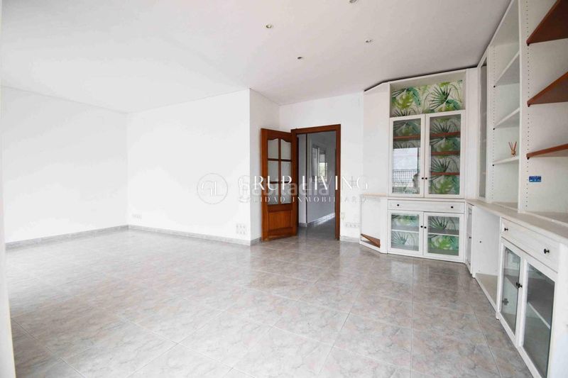 Foto df22c513-12d1-4ed9-bbb3-9c8ae31bf141. Pis a Centre Sitges