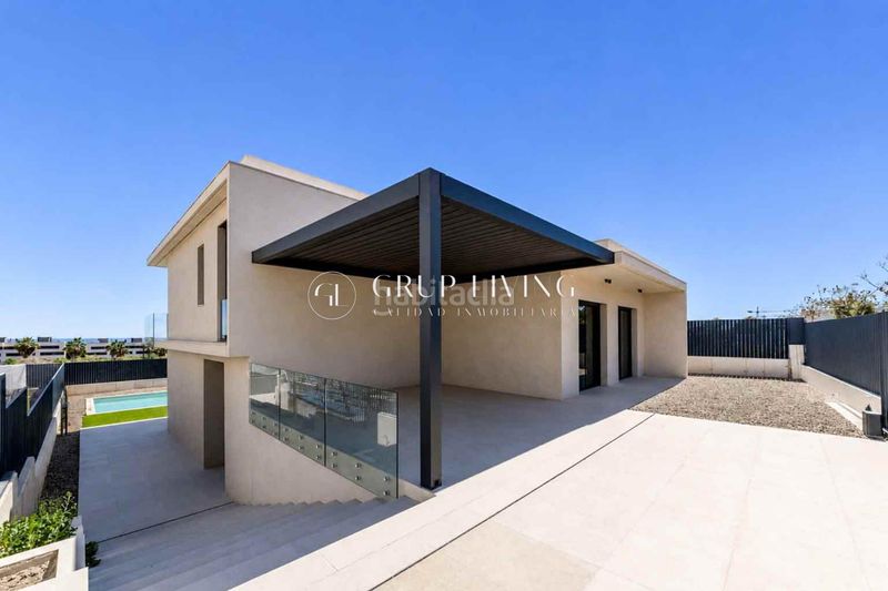 Foto 908e5e0b-d7e4-46ac-a9b4-3eeedf022428. Casa amb calefacció aparcament piscina a Can Pei Sitges