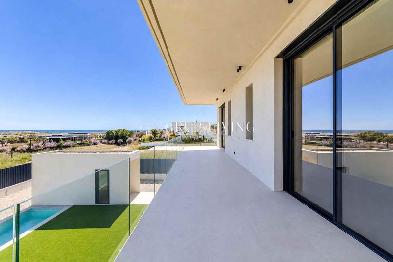 Foto a6ec6af1-f9fc-4aba-b005-303e74f5f46b. Casa amb calefacció aparcament piscina a Can Pei Sitges