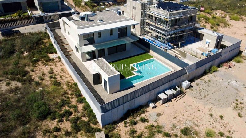 Foto d084c529-623c-4b50-85ea-dd6b83b02985. Casa amb calefacció aparcament piscina a Can Pei Sitges