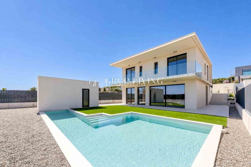 Foto fcb21b5d-9ef9-40d1-a7bb-ba94f892001f. Casa amb calefacció aparcament piscina a Can Pei Sitges