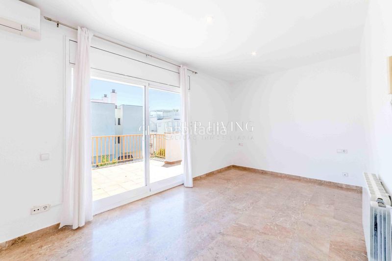 Foto 2e4e4758-03a9-4704-8457-7731308ad1f5. Casa amb calefacció aparcament a Can Girona - Terramar - Vinyet Sitges