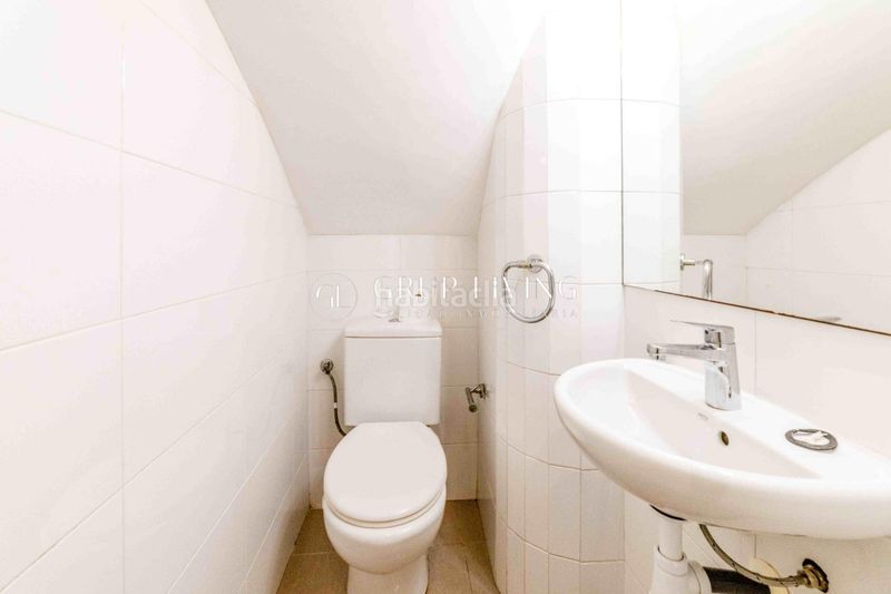Foto b1606421-2c34-432a-839d-4c11f79aa187. Casa amb calefacció aparcament a Can Girona - Terramar - Vinyet Sitges