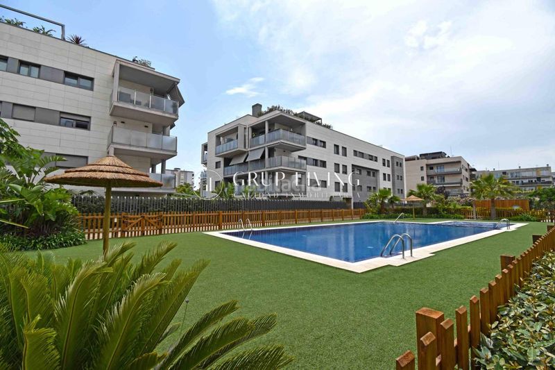 Foto 2051d8ce-77b3-47c4-9c5d-b871d40e766c. Pis amb calefacció aparcament piscina a La Plana Sitges