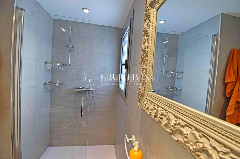Foto a8e39dbc-0d02-4414-9209-6fb2cfb0ca18. Pis amb calefacció aparcament piscina a La Plana Sitges