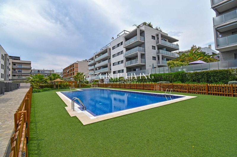 Foto ec05cfea-b526-4e00-9051-30b5f31f4e3e. Pis amb calefacció aparcament piscina a La Plana Sitges