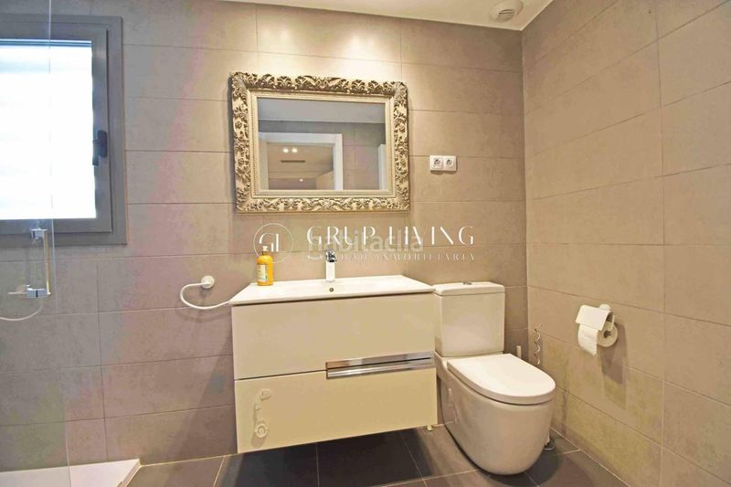 Foto f8525285-0944-43d7-95dd-1cd29d72a61f. Pis amb calefacció aparcament piscina a La Plana Sitges