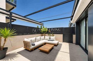 Lloguer Pis a La Plana. Exclusiva planta baja de diseño en la plana con jardín y piscina