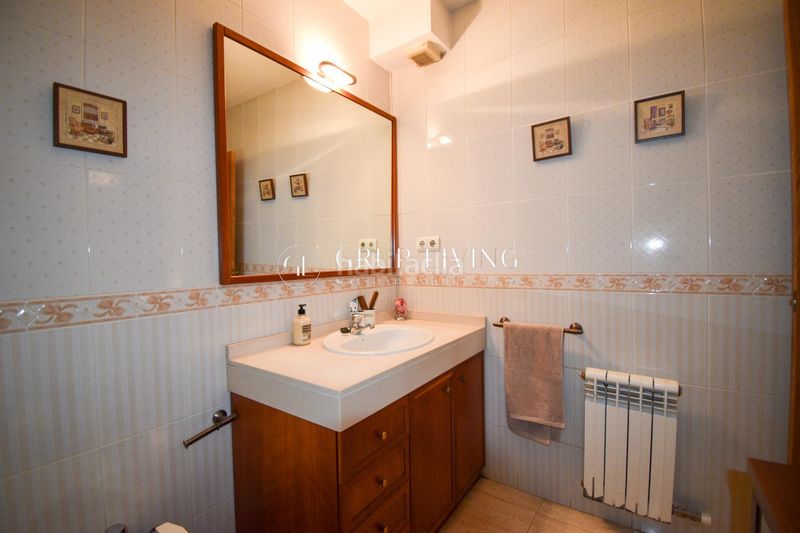 Foto 4328757a-1ee2-4376-b298-094ca137ff40. Pis amb calefacció aparcament piscina a Levantina - Montgavina - Quintmar Sitges