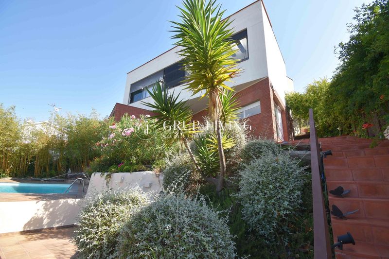 Foto 40993c8a-541e-474d-bc52-1e8a9b5f24d2. Casa amb calefacció aparcament piscina a Levantina - Montgavina - Quintmar Sitges