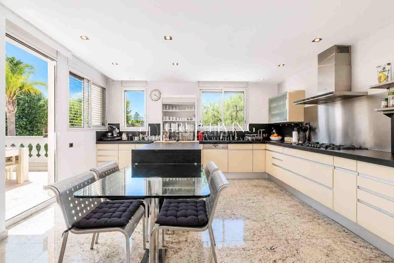 Foto bd8379a3-8d2c-40be-8e00-ce5d3559500d. Casa amb calefacció aparcament piscina a Can Girona - Terramar - Vinyet Sitges