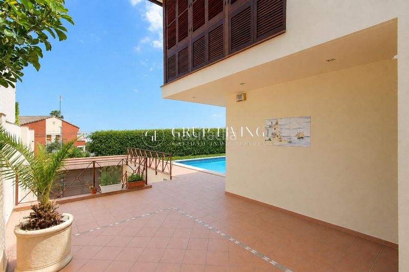 Foto 00279d08-46b6-4285-8540-daf9d0b30f4a. Casa amb calefacció aparcament piscina a Vallpineda-Santa Bàrbara Sitges