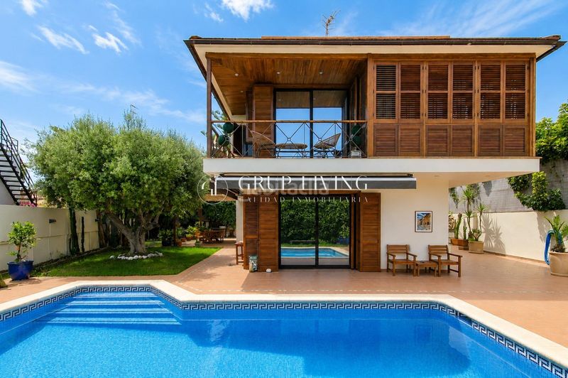 Foto af53a6e4-a541-4a15-a685-91f5457cc3a0. Casa amb calefacció aparcament piscina a Vallpineda-Santa Bàrbara Sitges