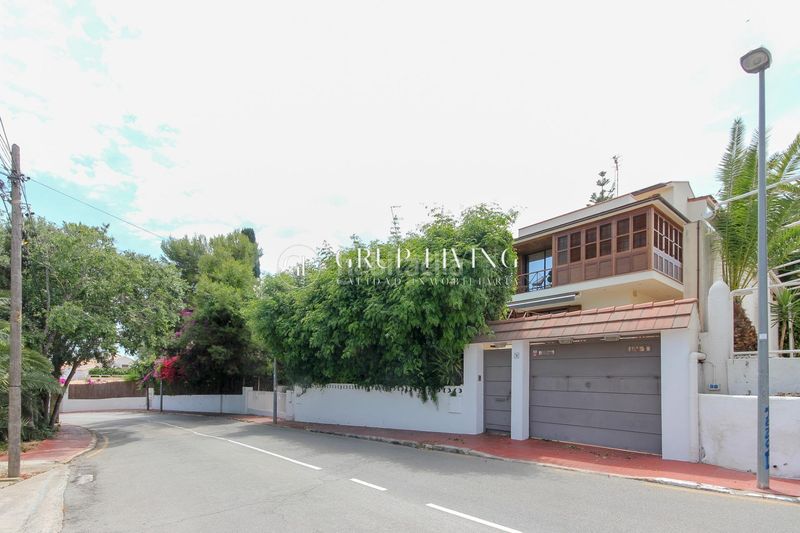 Foto baaa5e7e-6443-476e-b517-656b6d65e631. Casa amb calefacció aparcament piscina a Vallpineda-Santa Bàrbara Sitges