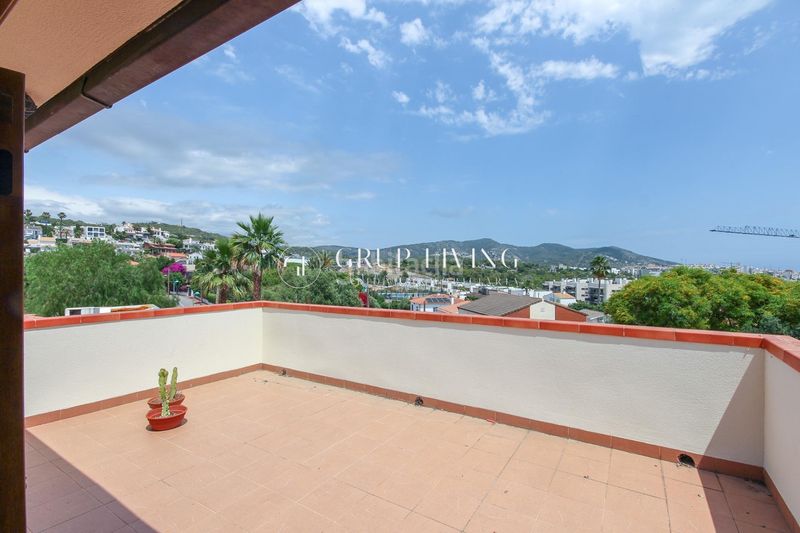 Foto df578be1-924c-4162-b440-d4c2f58cb665. Casa amb calefacció aparcament piscina a Vallpineda-Santa Bàrbara Sitges