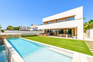 Miete Haus in Vallpineda-Santa Bàrbara. Cala blanca casas mediterráneas passive house
