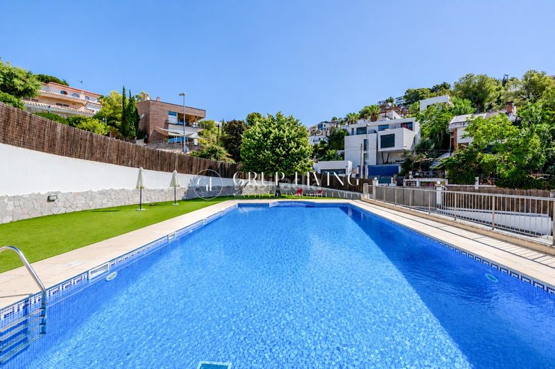 Foto 23ba8f36-e444-4fc1-9365-41f4fc550ed0. Casa amb calefacció aparcament piscina a Levantina - Montgavina - Quintmar Sitges