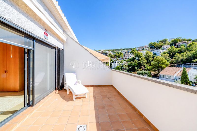 Foto 902f2aa0-432a-46e5-86fb-34026645d1f7. Casa amb calefacció aparcament piscina a Levantina - Montgavina - Quintmar Sitges