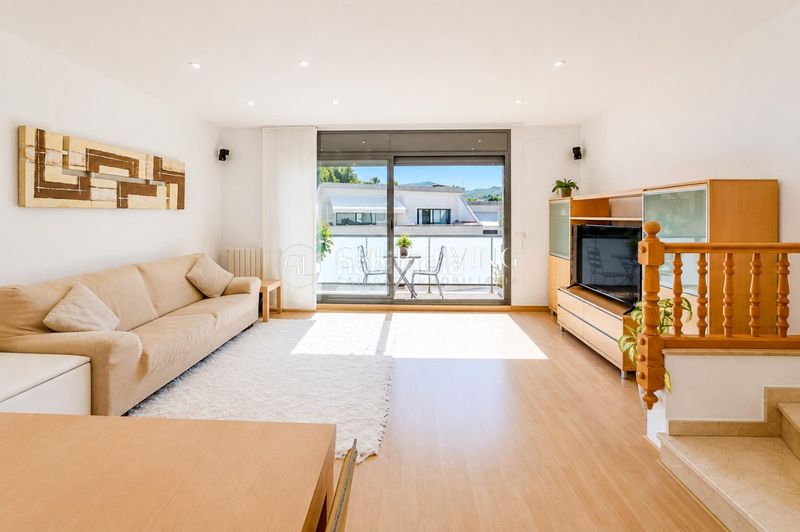 Foto b3f6c59d-fd50-4acd-97ff-2c2acbe20897. Casa amb calefacció aparcament piscina a Levantina - Montgavina - Quintmar Sitges