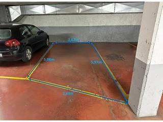 Aparcament cotxe a Eixample