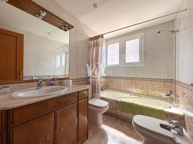 Foto e7541503-9005-4096-a686-820fe3b63e1c. Casa amb calefacció aparcament a Nucli Urbà Argentona