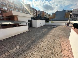 Pis a Carrer de neptú 4. En venta piso a reformar