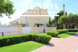 Chalet in Berlin 1. Chalet en venta en playa morro de gos, 3 dormitorios.